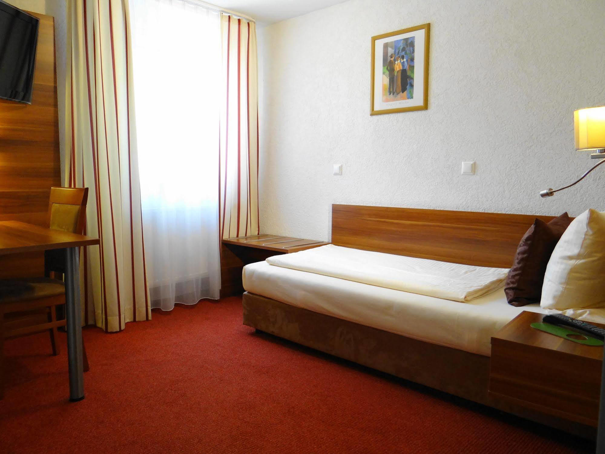 Hotel Schuetzenhof Spa Garden Bürstadt Buitenkant foto